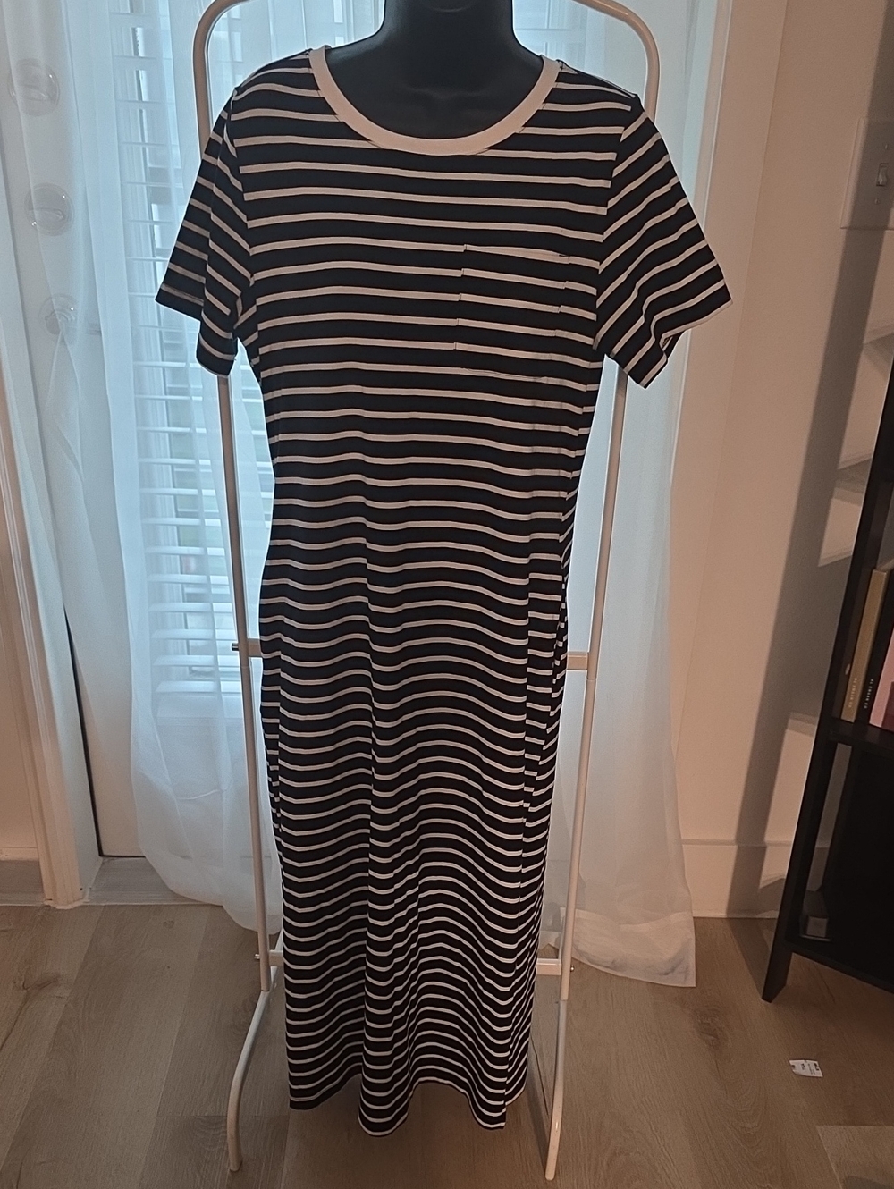 Anrabesz Black and White Striped Maxi Dress